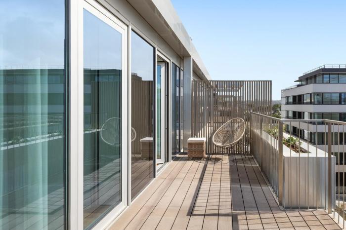 Sal DOuro Ocean Views | Gym & Garage
