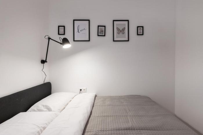 Hook Urban Spacious Studio