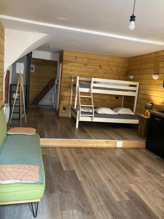 Ambiance chalet T1 bis cosy pour 5 personnes avec patio à 25 mn des plages