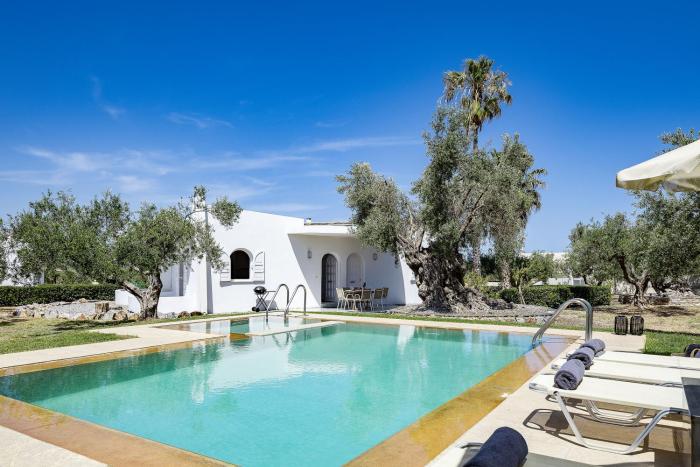 Modernist Pool Villa - Grambella Olive Estate