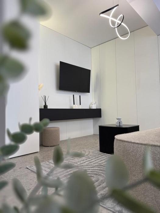 Atria Terrace Apartment - Modern Minimalist with private Terrace
