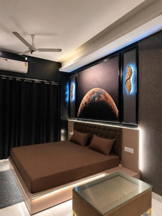 Moon Escape Studio
