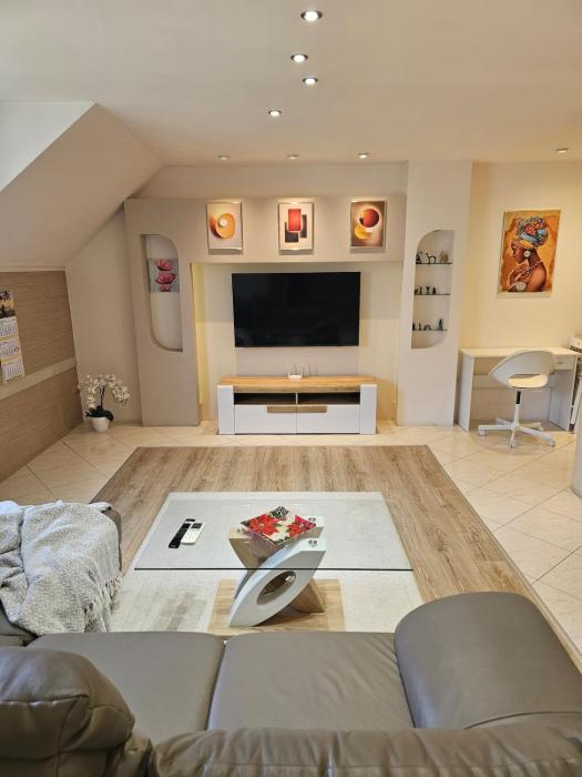 Opera - Classy - Center of Town - 2 Bedroom