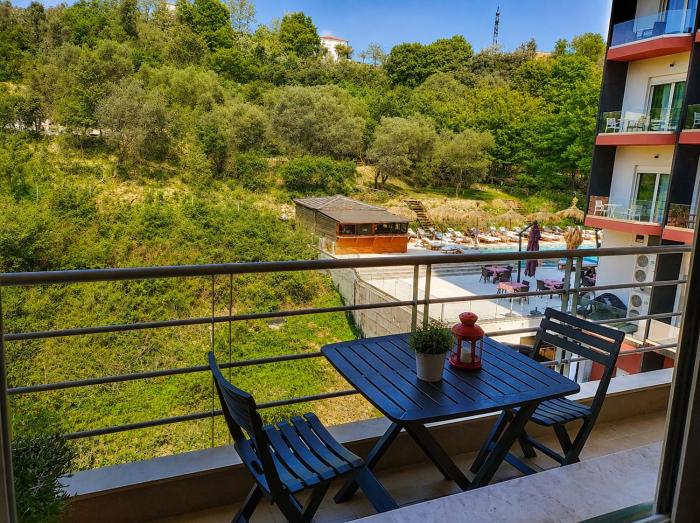 Green View Balcony apartment in Durrës Shkallnur