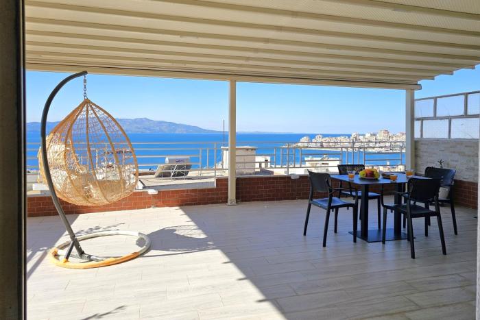 Deep Blue Rooftop - 111 - Happy Rentals