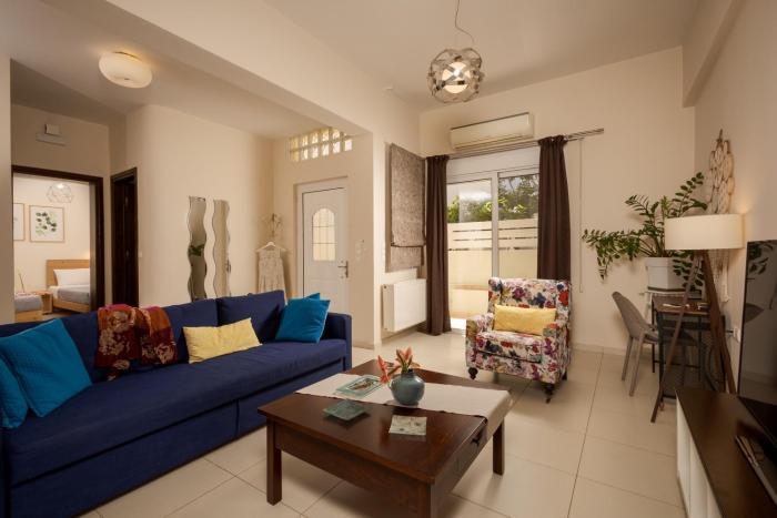 Blue Iris: Stylish apartment just 10 minutes walk from Old Town Chania