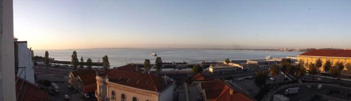 Alfama Apartment with river view