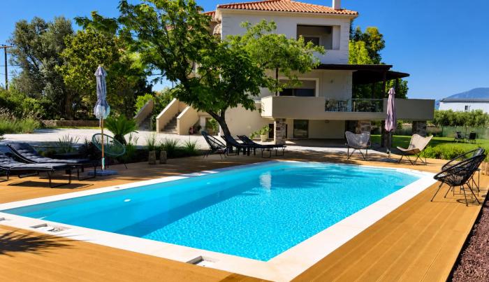 Villa Polyxeni Lavender 150m from the sea