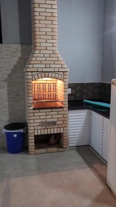 Casa com piscina, hidromassagem e área gourmet completa