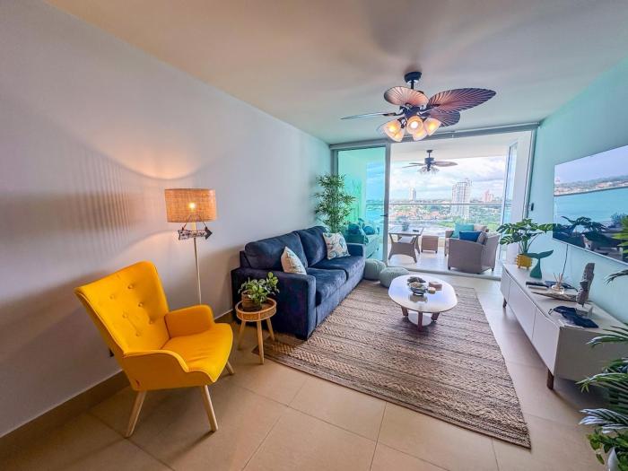 Stunning Beachfront Condo in PH Bahia