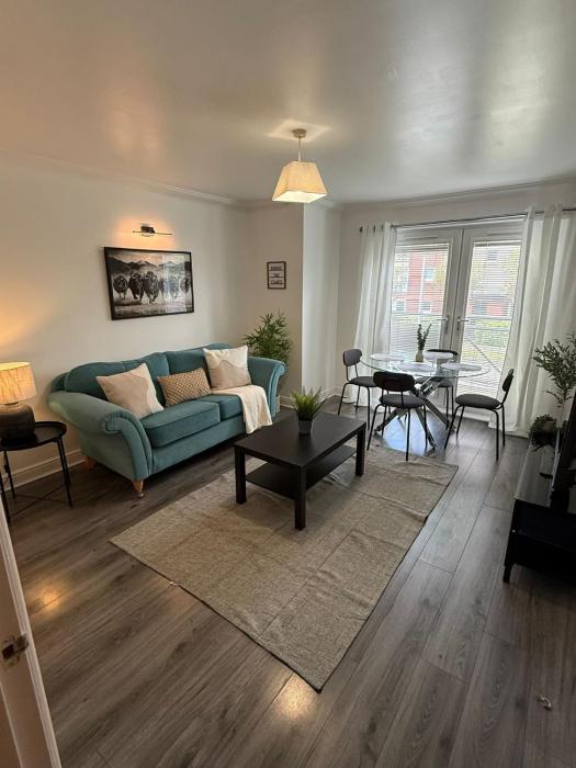 Modern 2-Bed Near Braehead