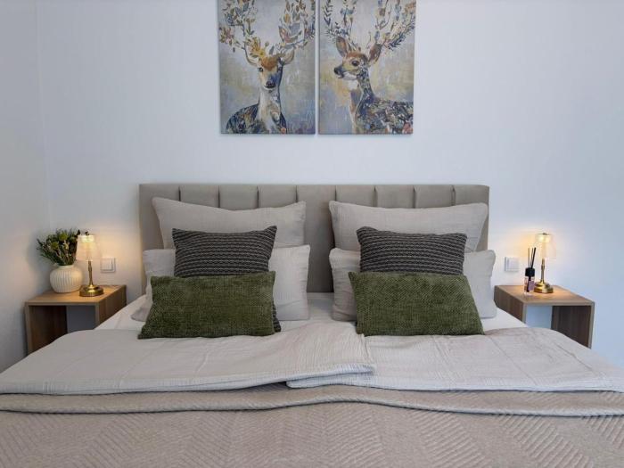 Ruhige moderne Ferienwohnung nahe Winterberg mit Terrasse, WLAN und Parkplatz