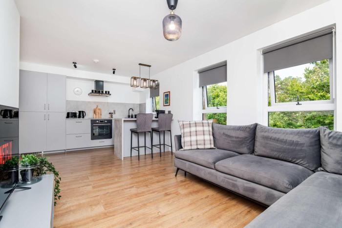 Spacious 2BR - Parking Near Edinburgh City Centre