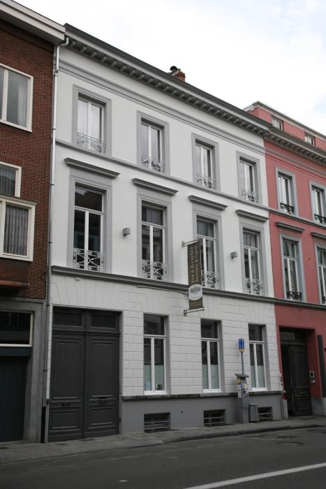 modern ruim 1 slaapkamer appartement