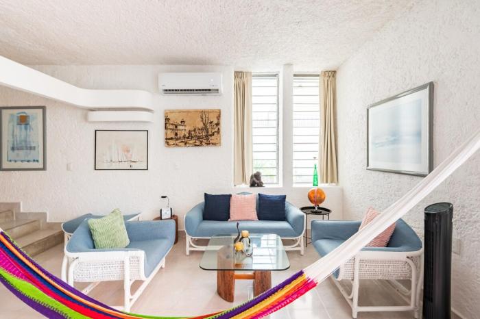 Cozy historic house 10 min to best beaches
