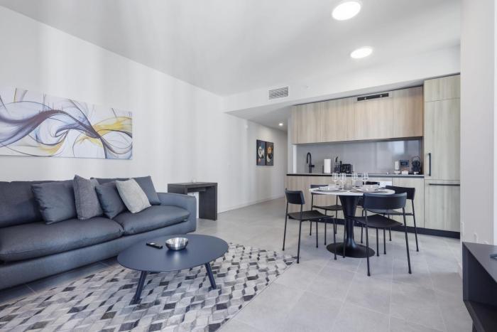 501 First Luxury Corner 1BR1BA Rooftop Pool & GYM 501-908