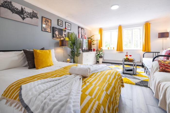 Milton Keynes contractor-loved home free parking
