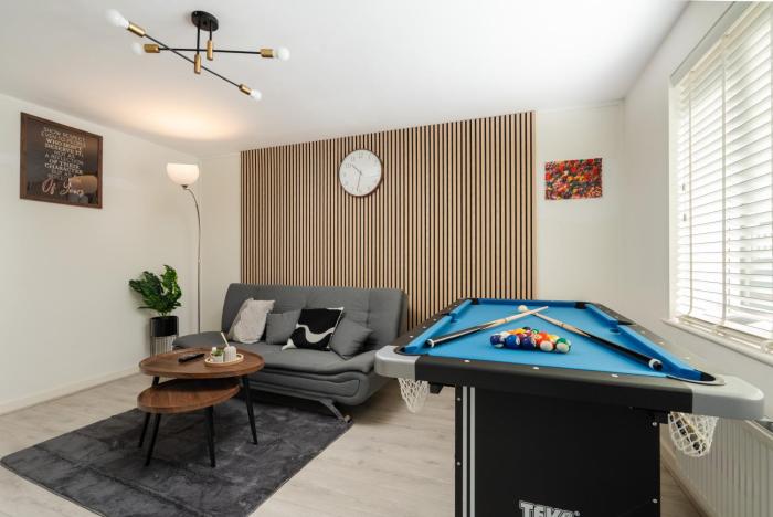 Stunning 3BD Home - Pool Table - Salford City Centre