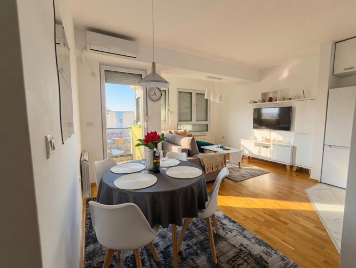 B&V Central Apartment Skopje BUS&Train free parking