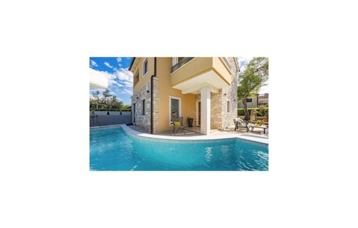Amazing Home In Marcana
