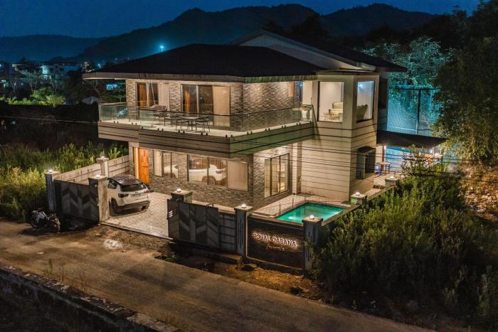Paradise Villa Lonavla - 6BHK with Heated Pool and Turf