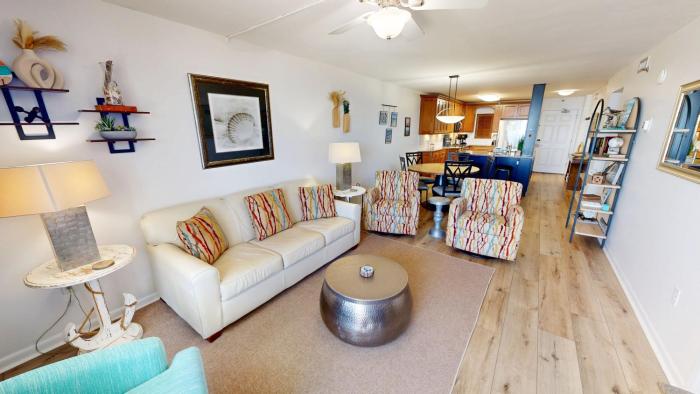 Destin on the Gulf 304-By Holiday Isle Properties