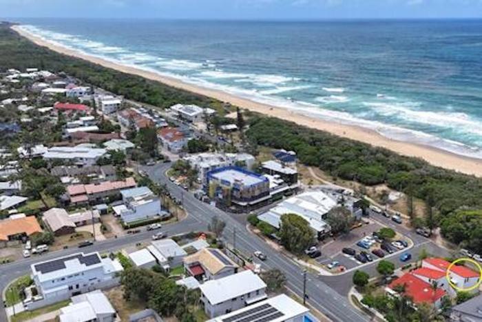 Beachfront 1BR Loft. Surf-Café-Unwind