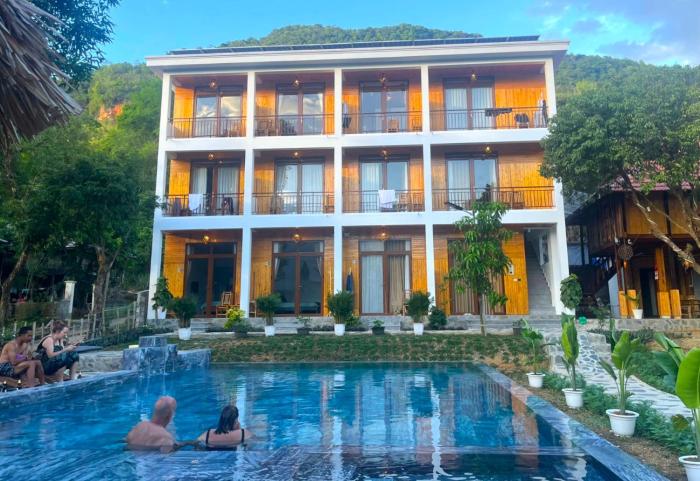 Meadow Mai Chau Homestay