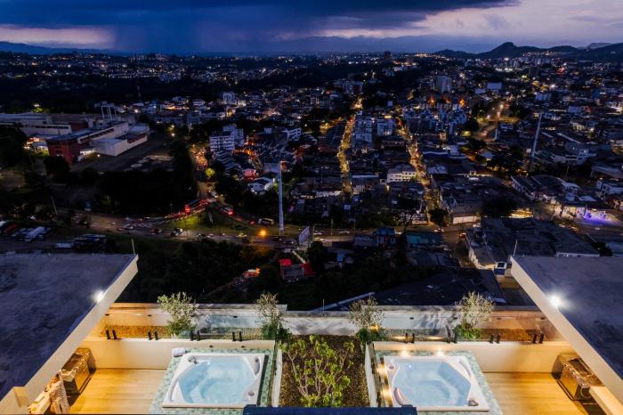 Family Loft with Rooftop & Pereira Skyline View