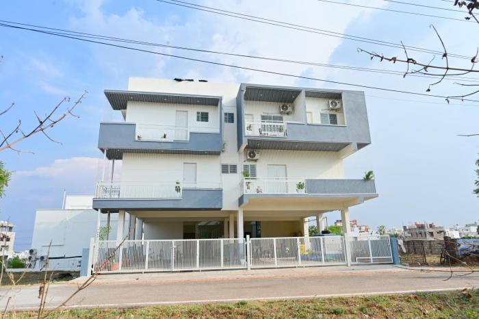 RR Service Apartment