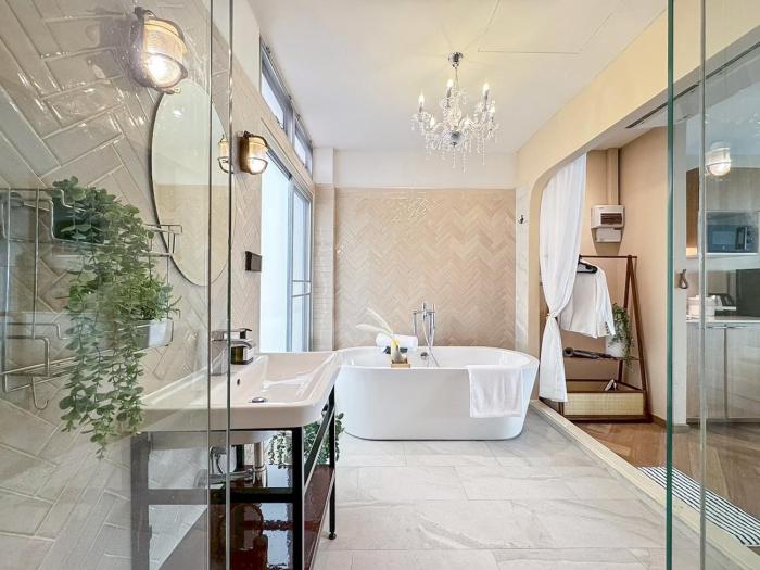 Common Living Iconsiam