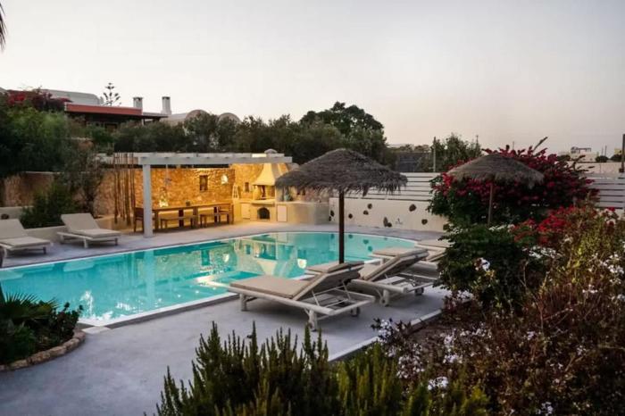 Villa with Private Pool and Sea View
