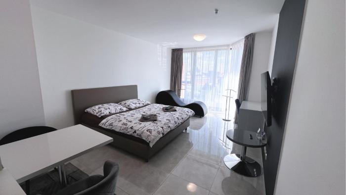 1 room Apartment with AC, Vienna Gate 3