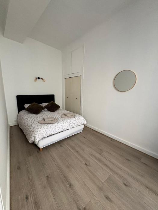 Cozy apartment Aubenas historic center