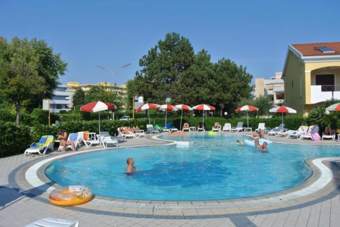 Three-storey accommodation for 10 guests in Bibione