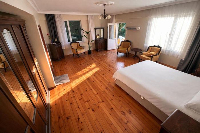 Nature Gate Airport Hotel