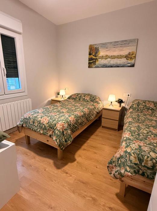 Habitación en apartamento con zonas comunes compartida H2