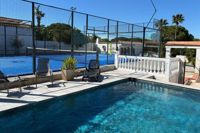 Villa Padel - Heated pool and private paddle court
