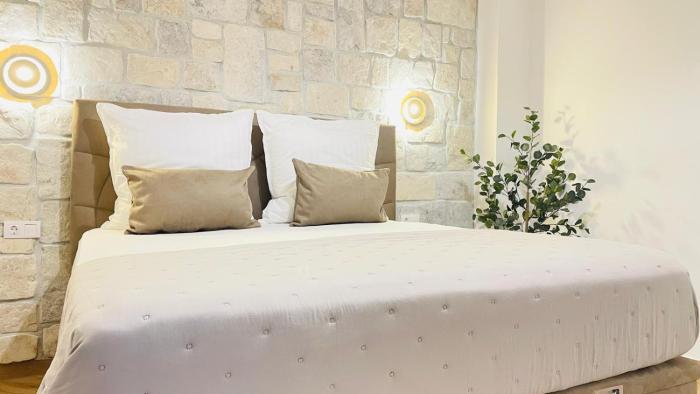 Stonehouse-Pag