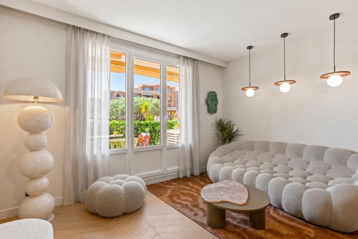 Luxury Flat Saint-Tropez by Maisons de Charloc Homes