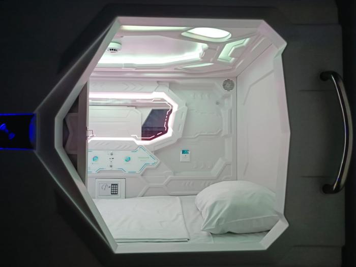 Capsule Hotel Happy lounge