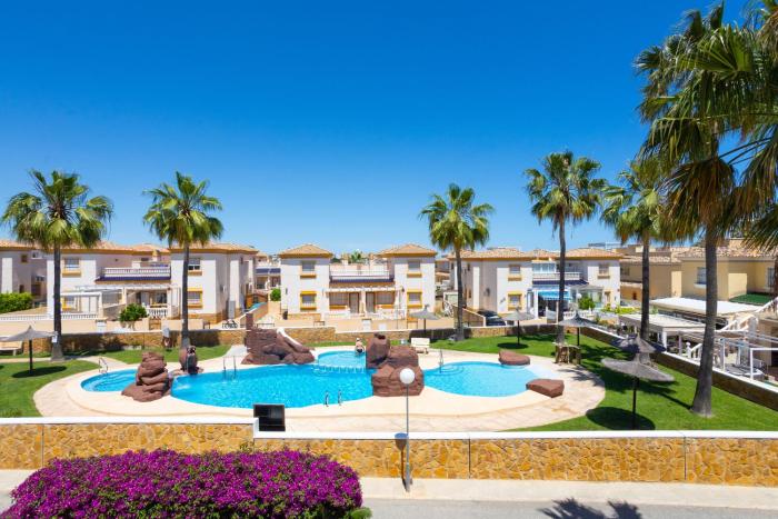 Charming Zenia Townhouse