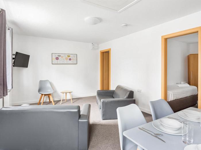 Apartment 40- Ukc9139