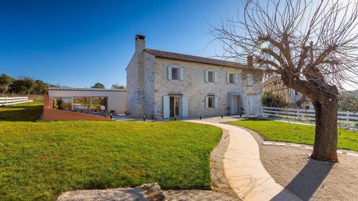 Beautiful Villa Sarizol with indoor pool in Rovinj