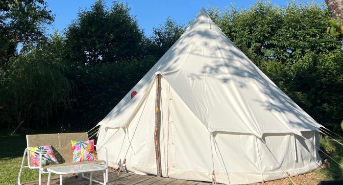 Le Petit Part Glamping - private site for 2-6 people
