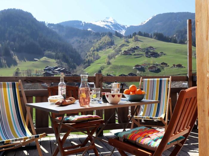 Chalet calme et récent à Arêches-Beaufort, 8 pers, exposé sud, terrasse ensoleillée, proche du village - FR-1-342-208