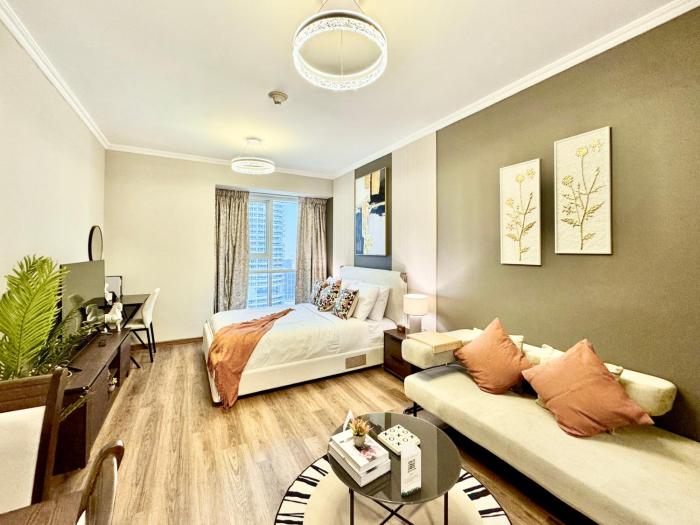 Cosmos Living Premier Studio Near Metro