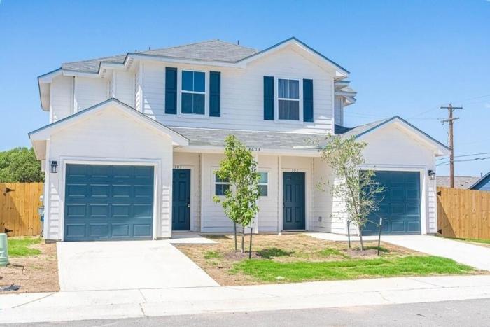 Brand New Lackland Luxe Haven