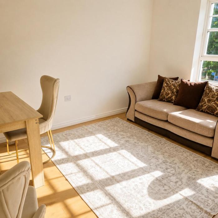 Elegant 3-BR Flat in Northampton near Town Centre