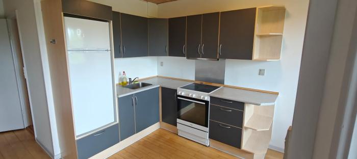 Free parking Room with shared Bath & Kitchen